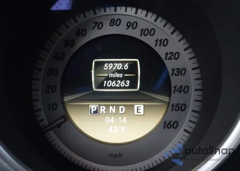 2012 Mercedes-Benz C 250 Sport z USA, uszkodzony, nr VIN WDDGF4HB8CR217733